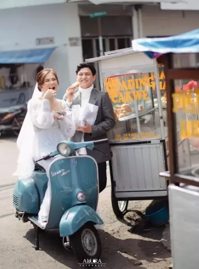 Gaya prewedding street style pesinetron © berbagai sumber