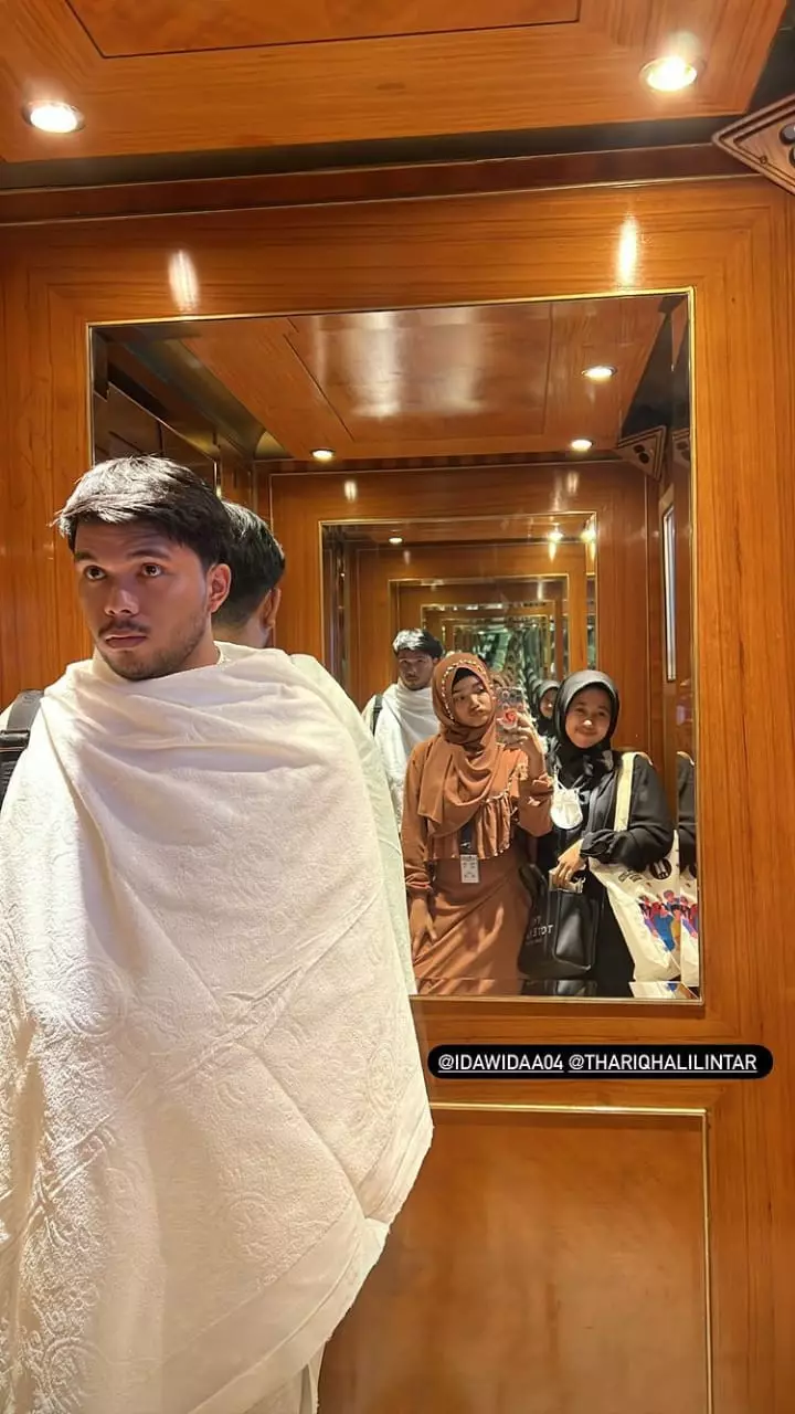 kebersamaan fuji dan baby sitter gala © berbagai sumber