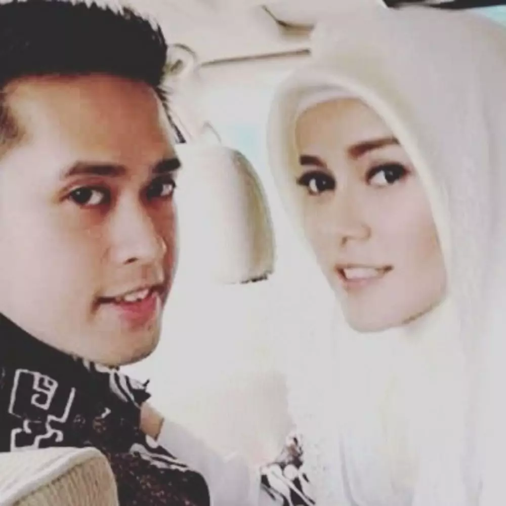 potret kenangan Olla Ramlan dan suami © Instagram potret kenangan Olla Ramlan dan suami © Instagram