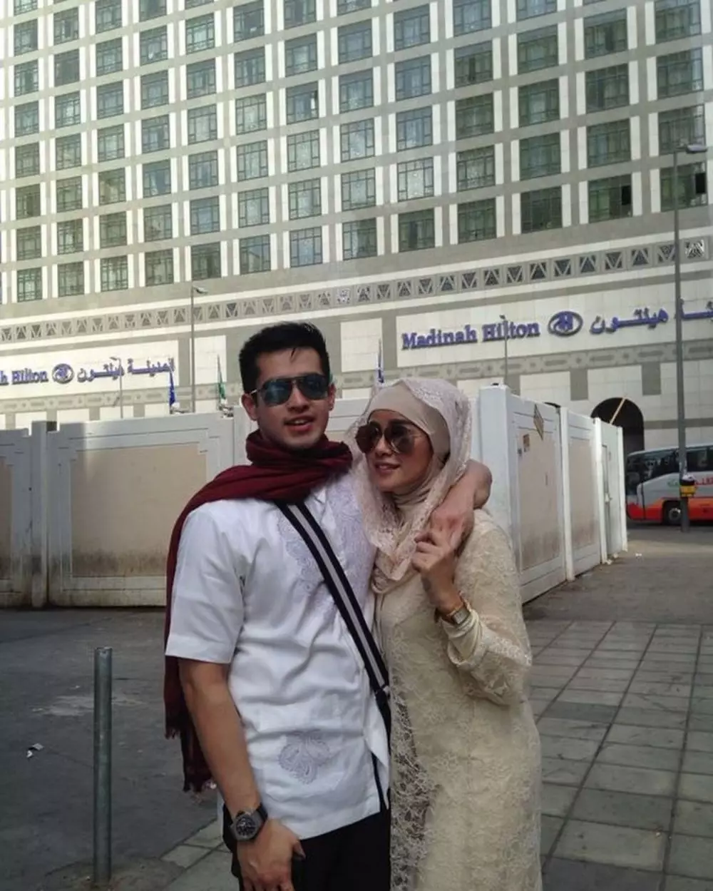 potret kenangan Olla Ramlan dan suami © Instagram potret kenangan Olla Ramlan dan suami © Instagram