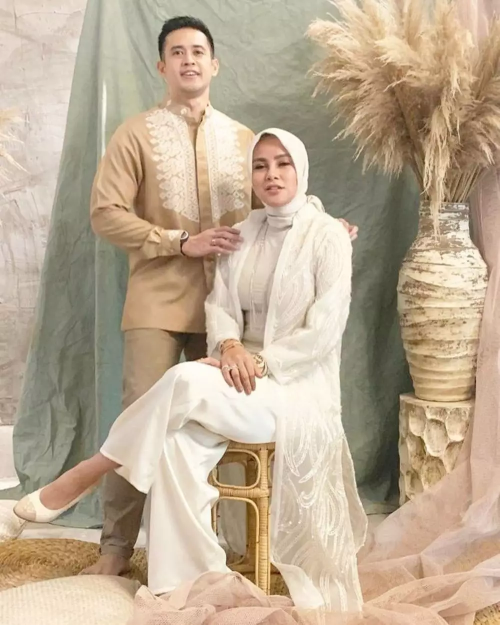 potret kenangan Olla Ramlan dan suami © Instagram potret kenangan Olla Ramlan dan suami © Instagram