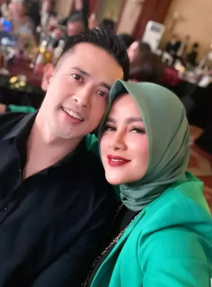 potret kenangan Olla Ramlan dan suami © Instagram potret kenangan Olla Ramlan dan suami © Instagram