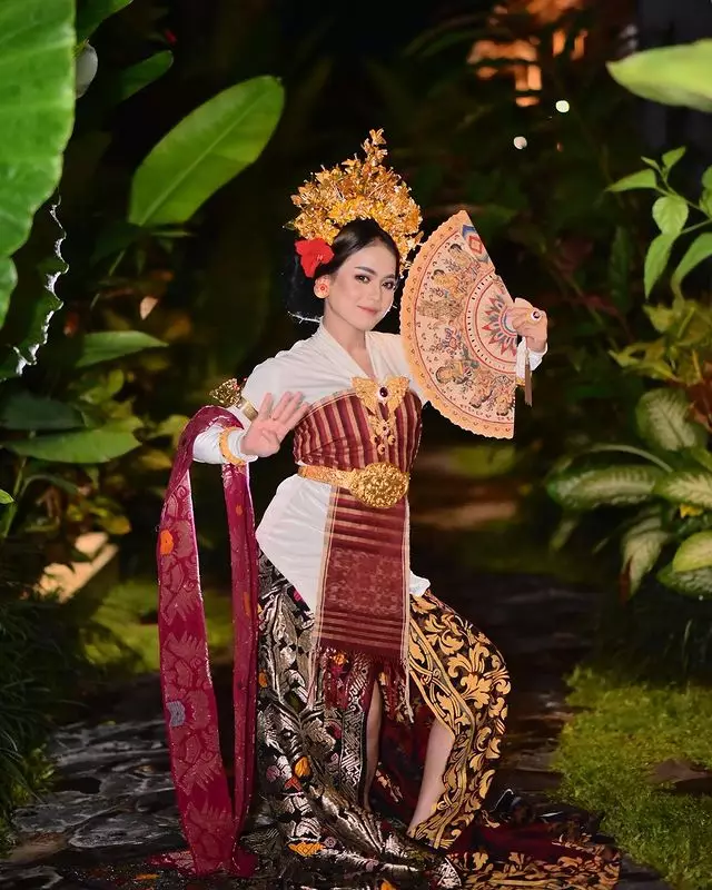 Putri D'Academy kenakan busana adat © Instagram/@da4_putri03