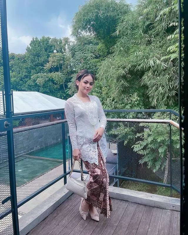Putri D'Academy kenakan busana adat © Instagram/@da4_putri03