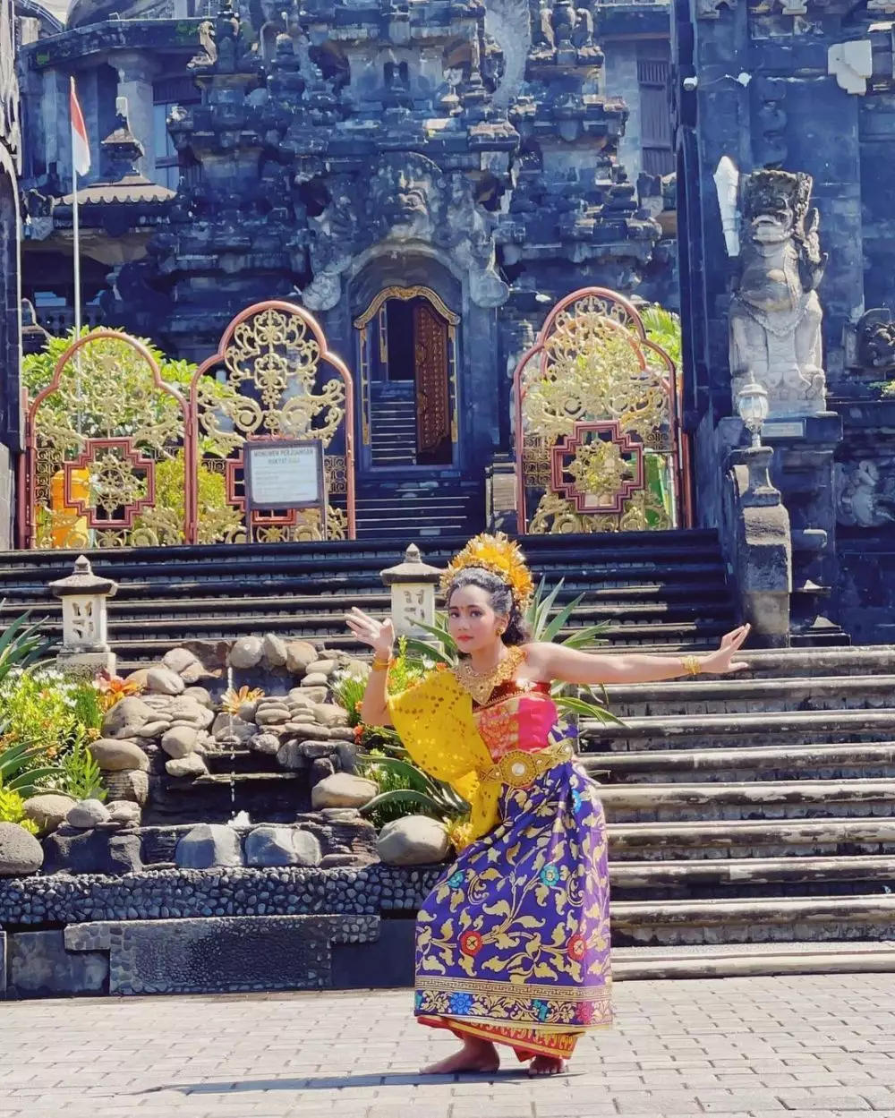 Leticia putri Sheila Marcia penari Bali Berbagai sumber