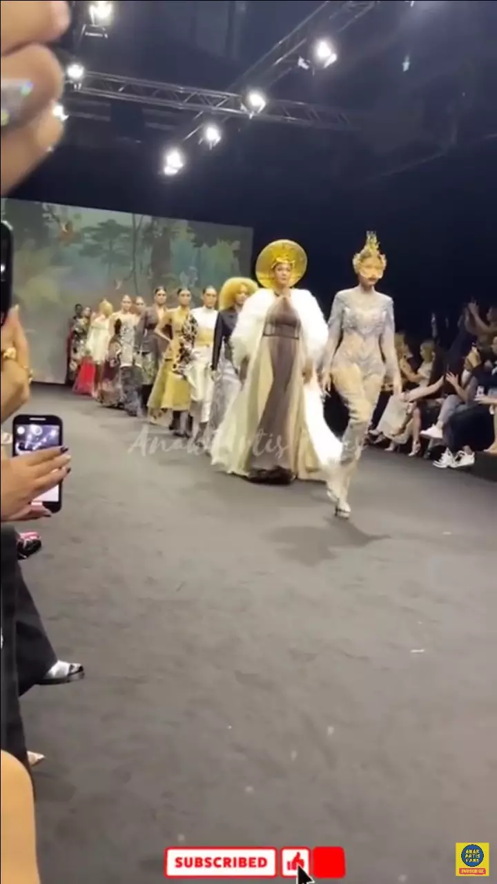 Paula Verhoeven di Arab Fashion Week © berbagai sumber Paula Verhoeven di Arab Fashion Week © berbagai sumber