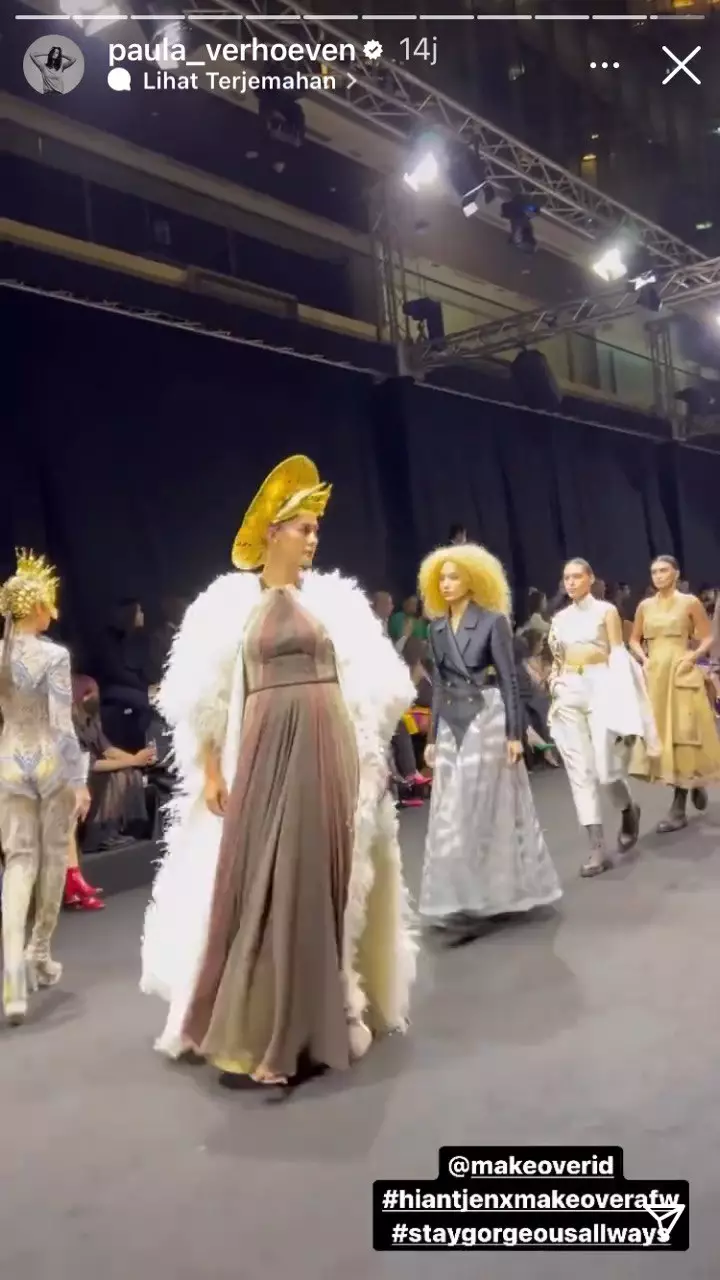 Paula Verhoeven di Arab Fashion Week © berbagai sumber Paula Verhoeven di Arab Fashion Week © berbagai sumber