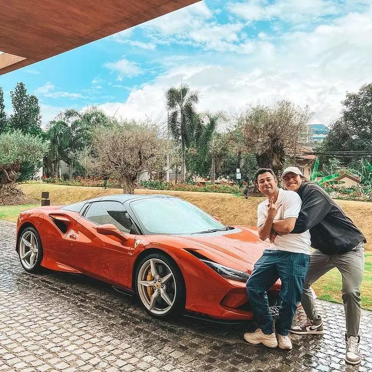 koleksi kendaraan mewah Raffi Ahmad © berbagai sumber