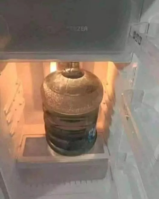 13 Cara nyeleneh bikin minuman dingin, idenya ada-ada aja