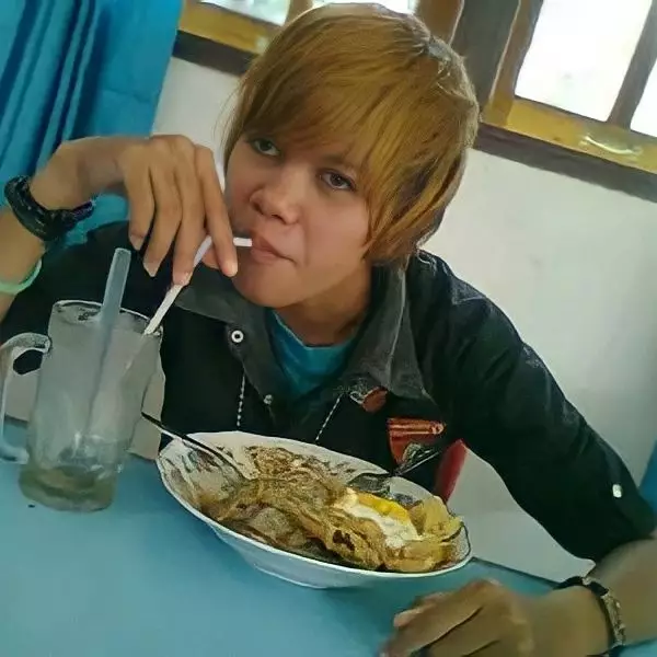 tingkah nyeleneh di lapak jualan © Instagram