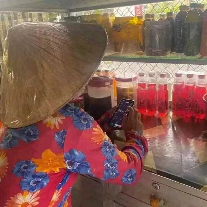 tingkah nyeleneh di lapak jualan © Instagram