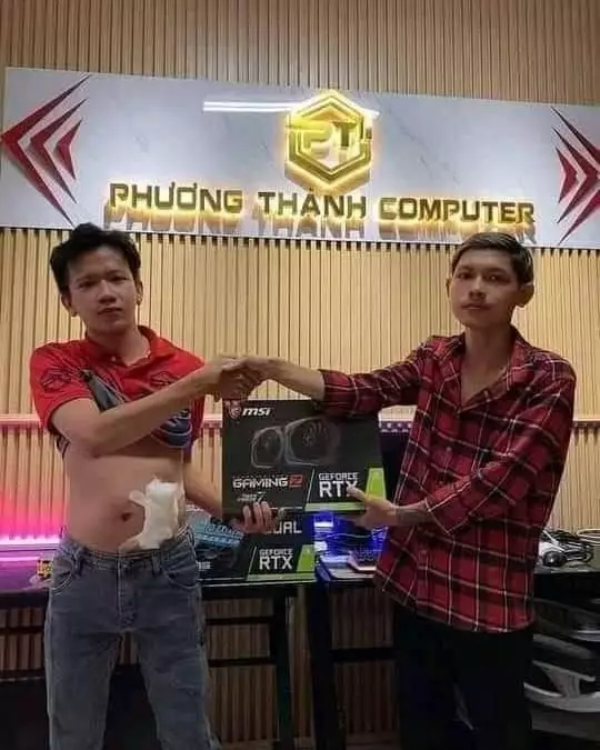 tingkah nyeleneh di lapak jualan © Instagram