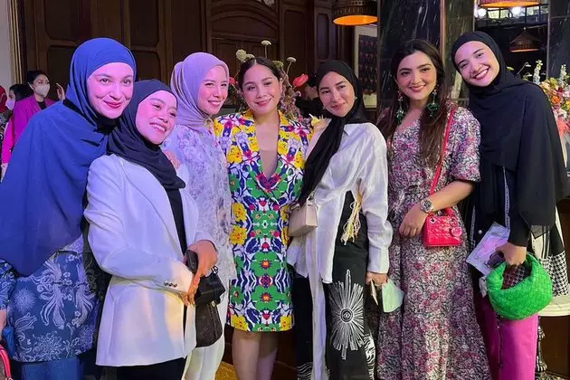 Gaya Lesty Kejora di acara Nagita © Instagram