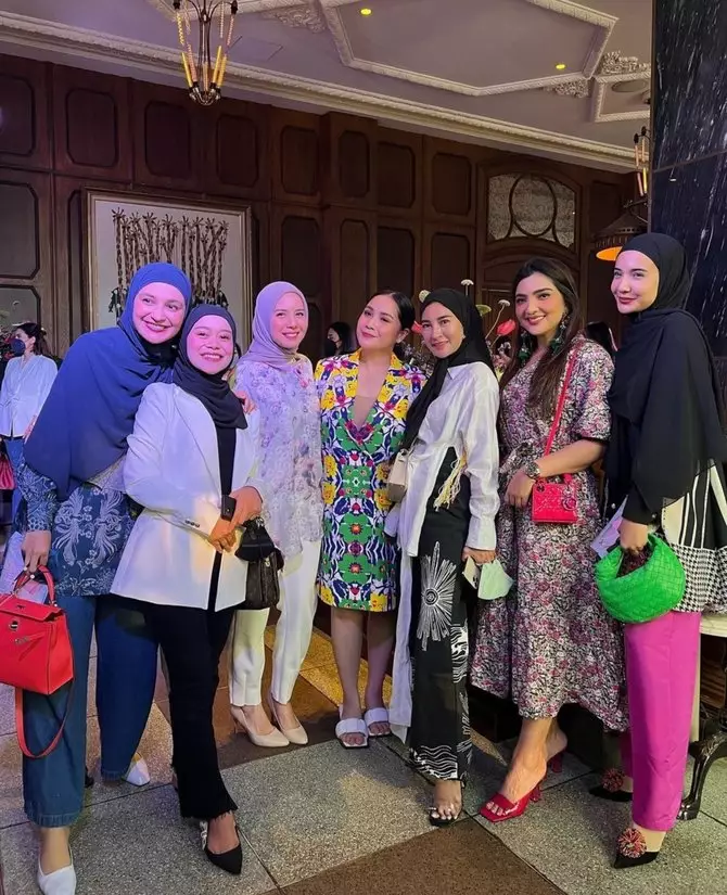 Gaya Lesty Kejora di acara Nagita © Instagram