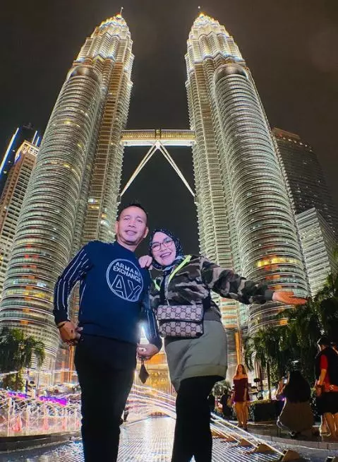 Gaya liburan Umi Kalsum ke berbagai negara © Instagram