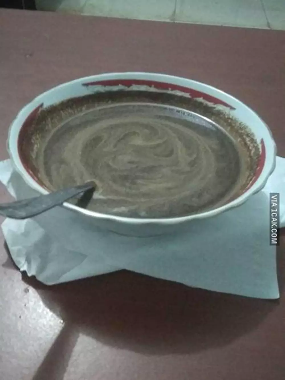 wadah minum bentuknya nyeleneh © berbagai sumber