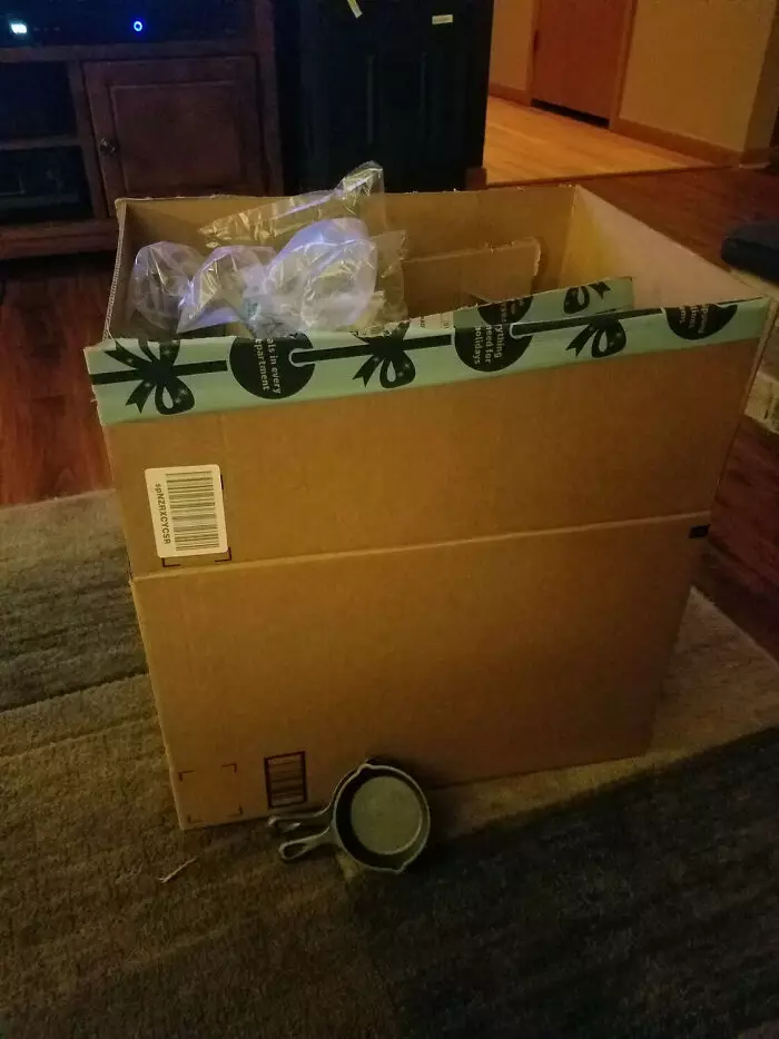 potret pengemasan barang © Reddit potret pengemasan barang © Reddit