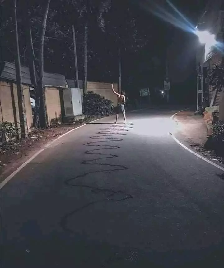 penampakan bikin kaget di jalan © Instagram penampakan bikin kaget di jalan © Instagram