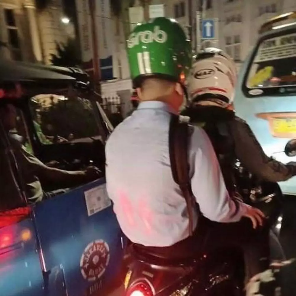 bapak bapak boncengan motor © Instagram