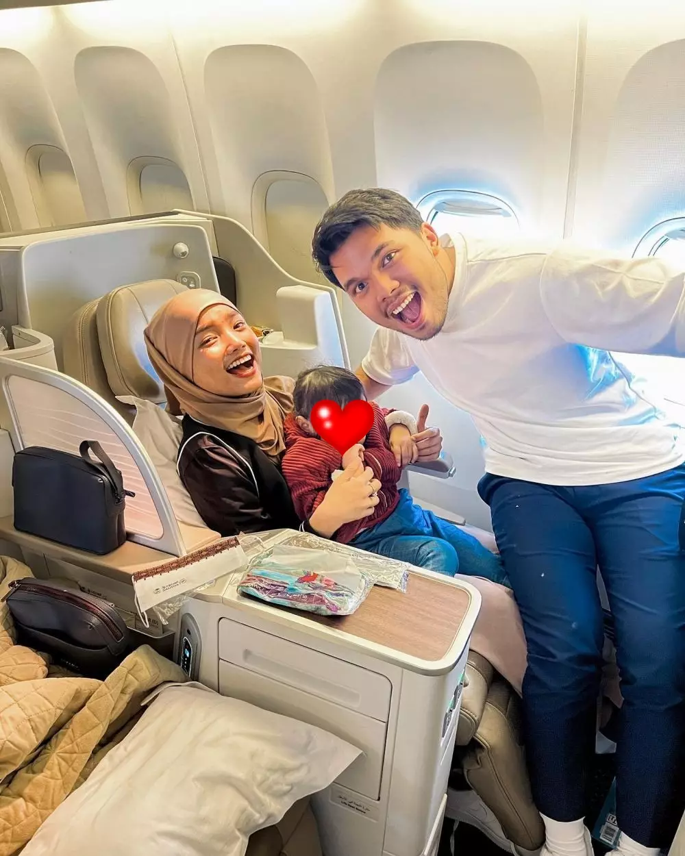 Fuji pulang umrah Berbagai sumber