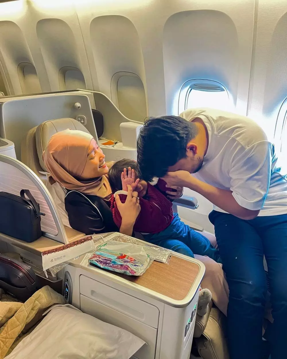 Fuji pulang umrah Berbagai sumber