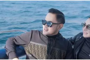 Kekayaannya jadi sorotan, ini 9 gaya hidup mewah Juragan 99