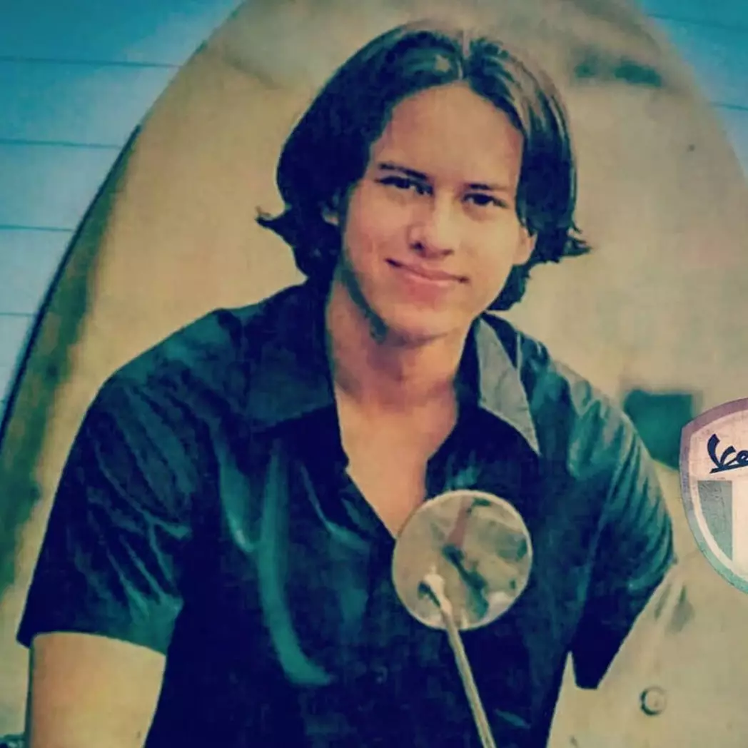 9 Potret lawas Pierre Roland 'Gerhana' jadi model majalah, ikonik