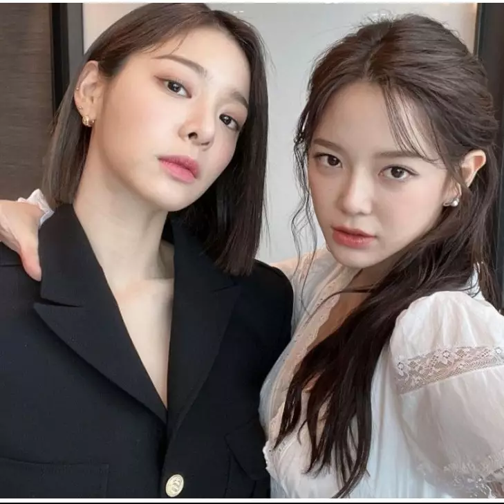 9 Potret keakraban Kim Se-jeong dan Seol In-ah dari masa ke masa