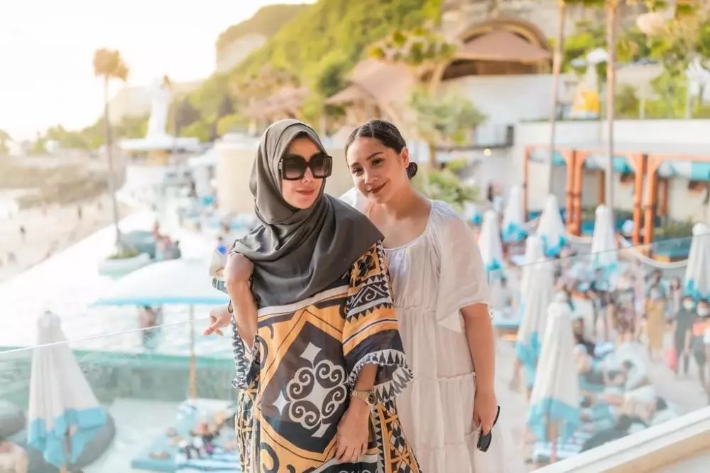 potret keakraban seleb dan menantu © instagram