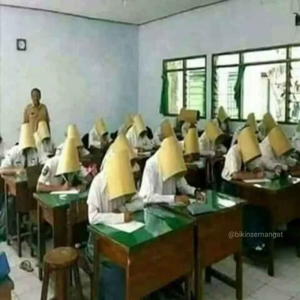 tingkah absurd siswa di kelas © Instagram