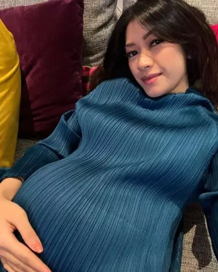 potret Aliya Rajasa pamer baby bump © Instagram