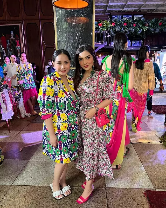 launching busana Nagita Slavina © berbagai sumber launching busana Nagita Slavina © berbagai sumber