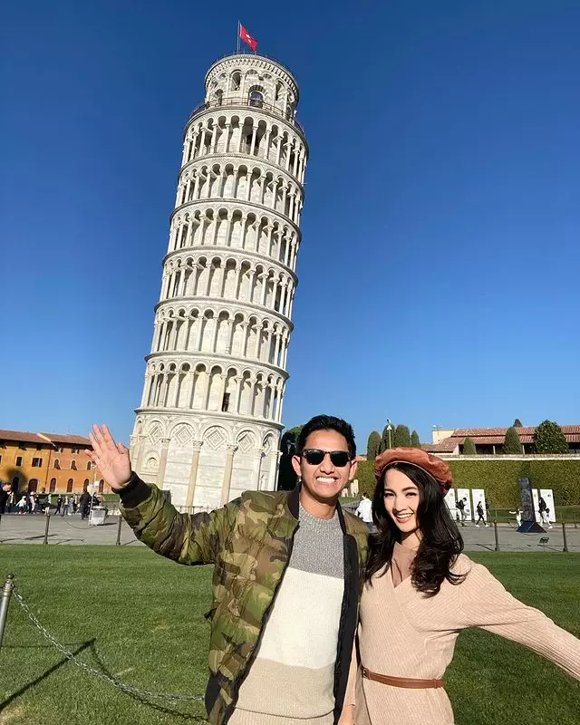 Belva dan Sabrina honeymoon di Italia © berbagai sumber