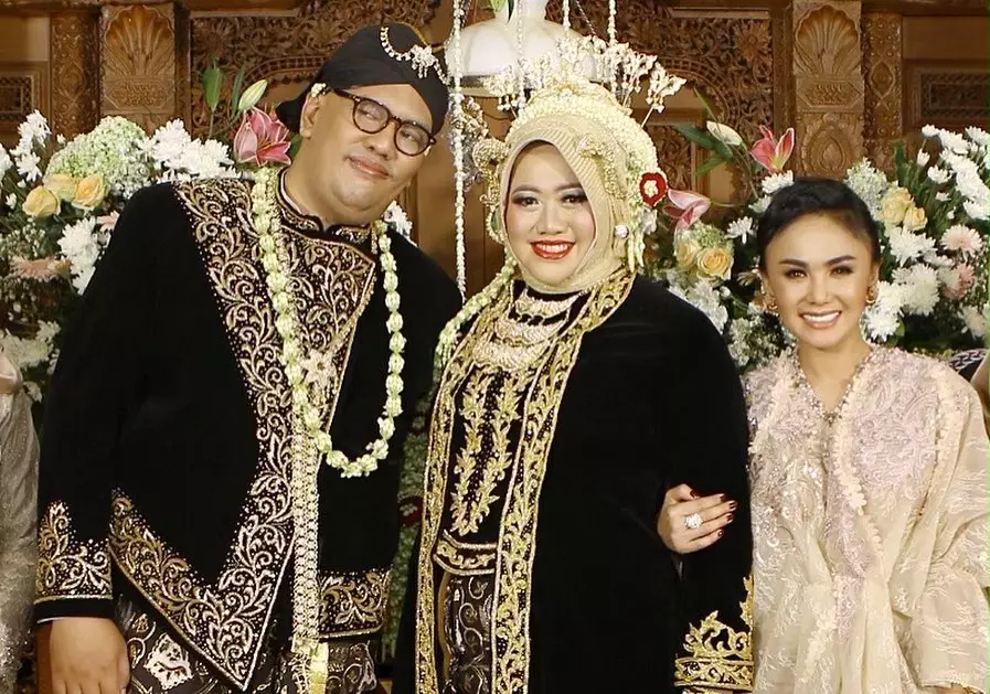 Gaya Yuni Shara hadiri kondangan © Instagram Gaya Yuni Shara hadiri kondangan © Instagram