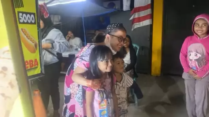 momen Putri DA jualan makanan © YouTube