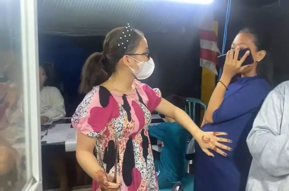 momen Putri DA jualan makanan © YouTube