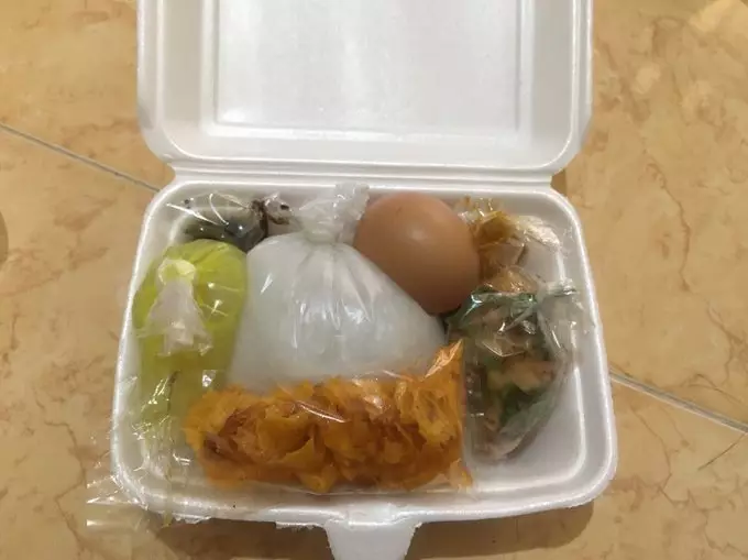 makanan disajikan terpisah nyeleneh © berbagai sumber makanan disajikan terpisah nyeleneh © berbagai sumber