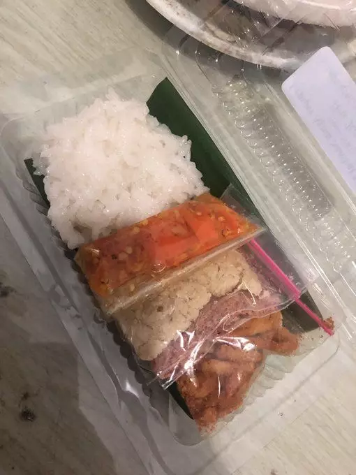 makanan disajikan terpisah nyeleneh © berbagai sumber makanan disajikan terpisah nyeleneh © berbagai sumber