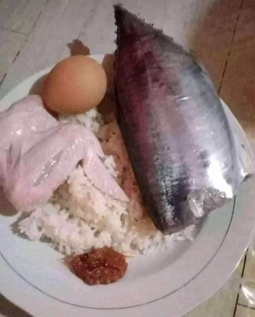 makanan disajikan terpisah nyeleneh © berbagai sumber makanan disajikan terpisah nyeleneh © berbagai sumber