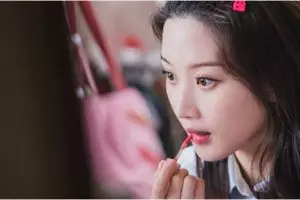 Natural sampai bold, lihat kepribadian teman dari gaya makeup yuk