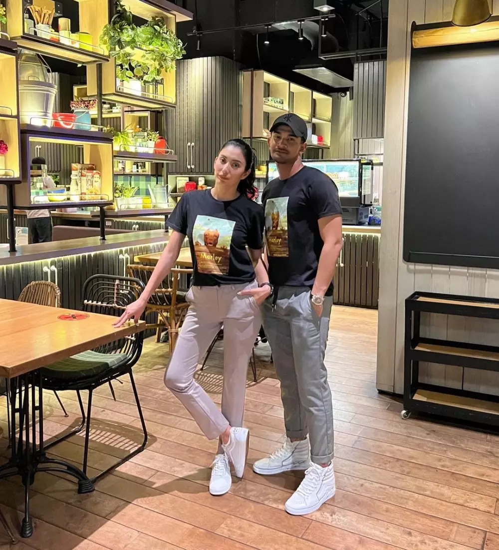 potret kedekatan Tyas Mirasih dan Tengku Tezi © berbagai sumber potret kedekatan Tyas Mirasih dan Tengku Tezi © berbagai sumber