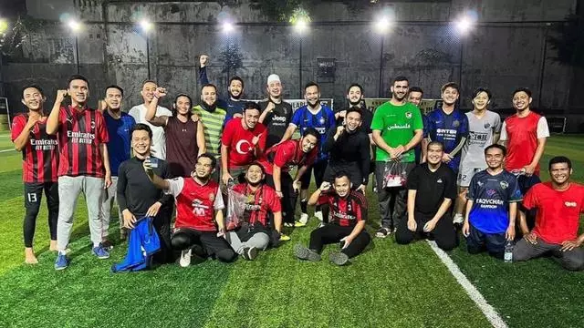 potret pertemanan Rizky Billar dan geng pengajian Instagram