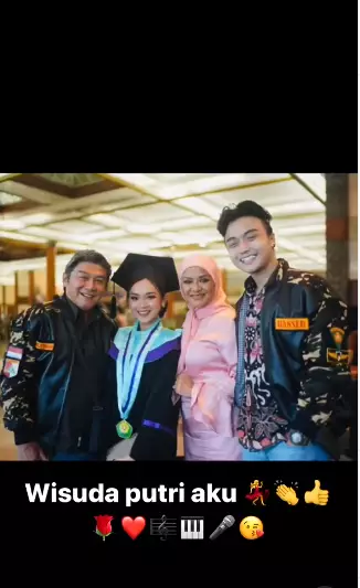 momen Betharia Sonata dan Willy Dozan hadiri wisuda anak Instagram
