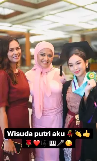 momen Betharia Sonata dan Willy Dozan hadiri wisuda anak Instagram
