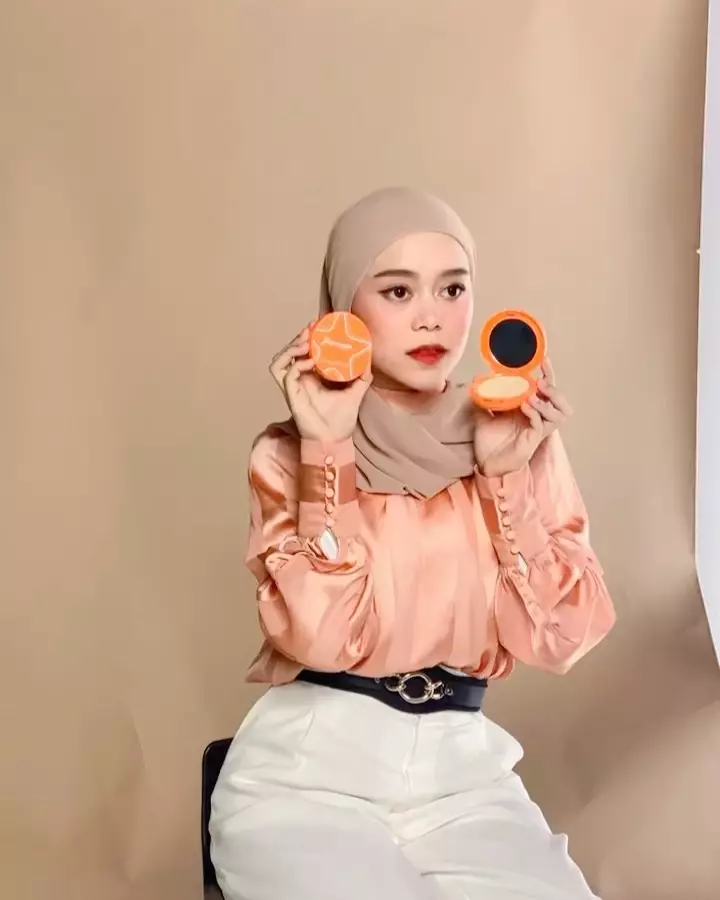 Lesty iklan kosmetik  berbagai sumber