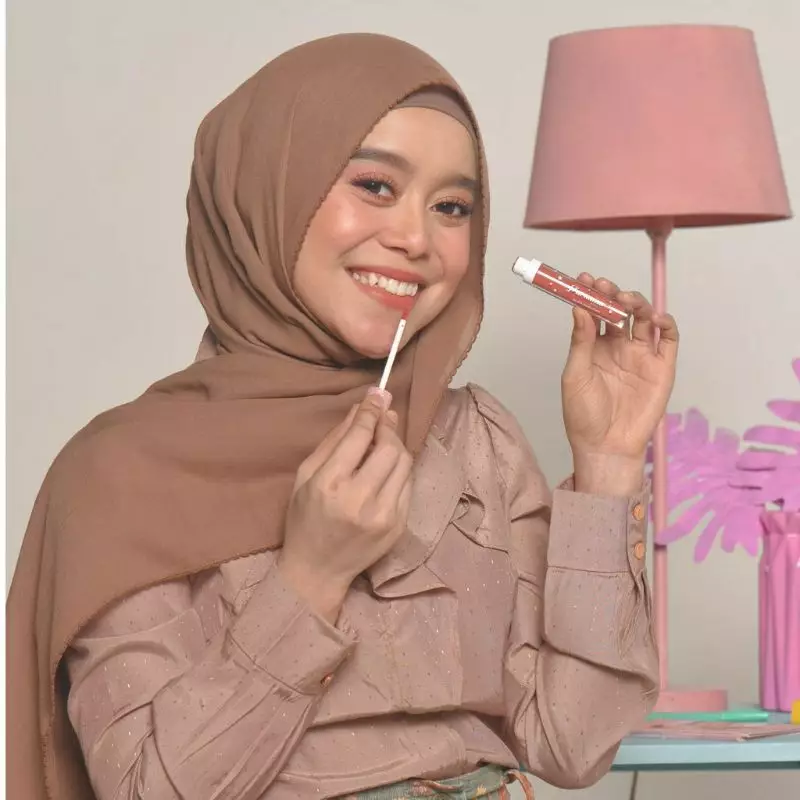 Lesty iklan kosmetik  berbagai sumber