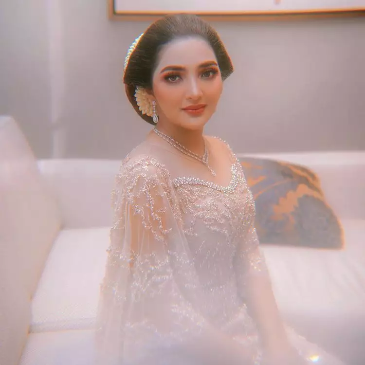 potret Ashanty pakai baju adat  © Instagram/ashanty_ash