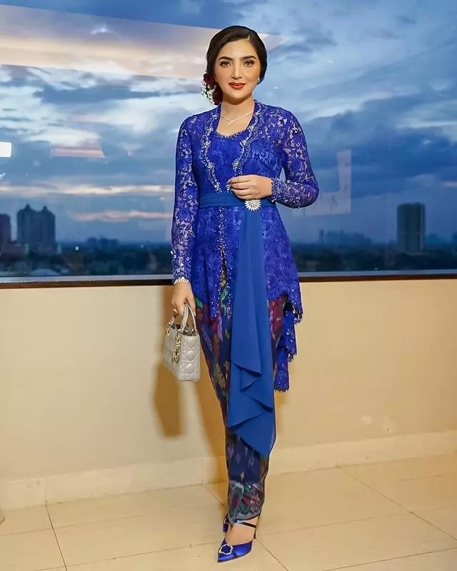 potret Ashanty pakai baju adat  © Instagram/ashanty_ash