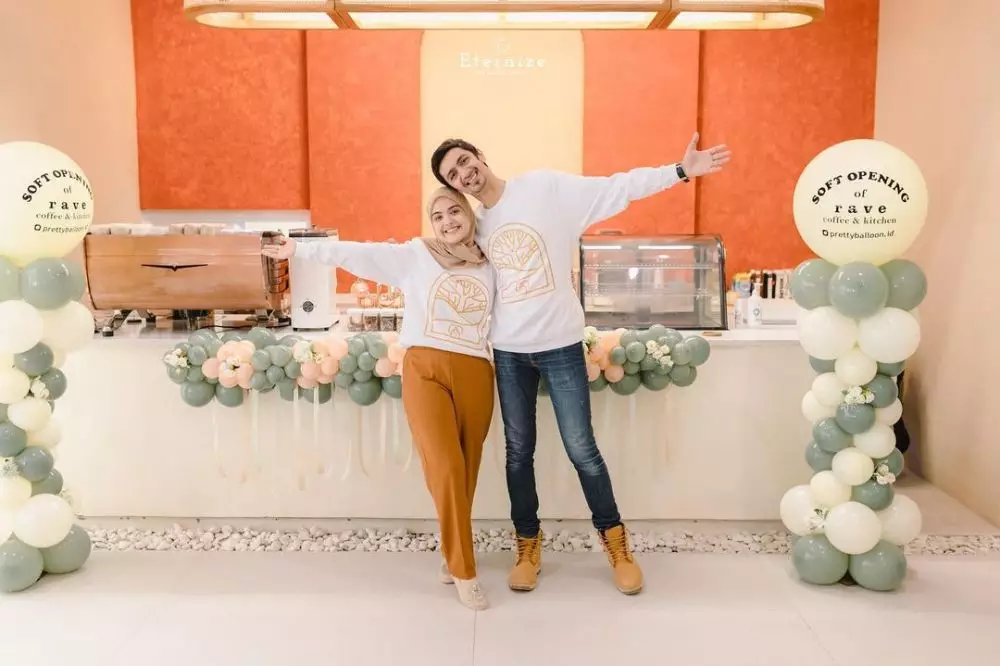 potret cafe baru vebby palwinta © instagram