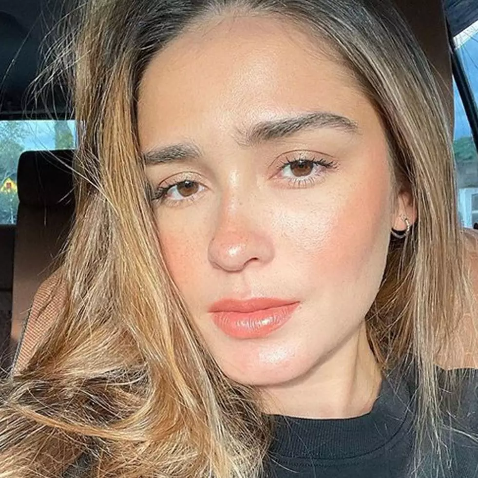 5 Rahasia kecantikan Yasmine Wildblood, gunakan Salmon DNA treatment